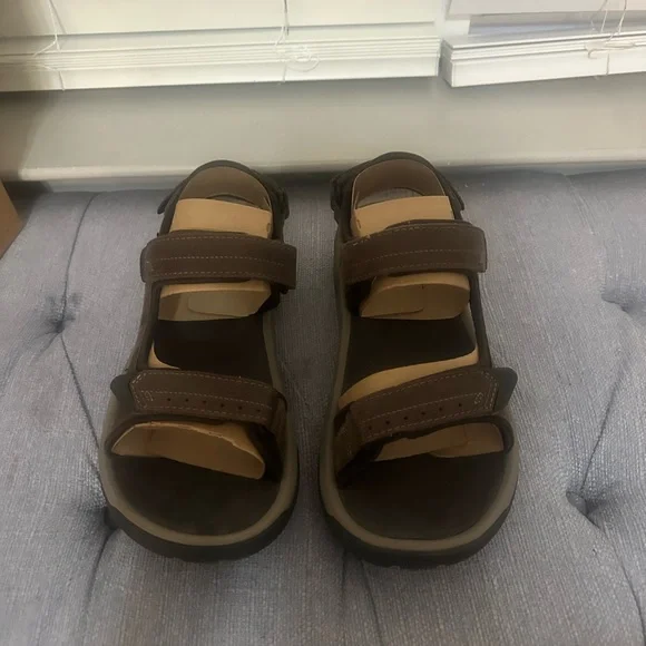 Teva Men's Brown Sandals - Picture 4 of 6